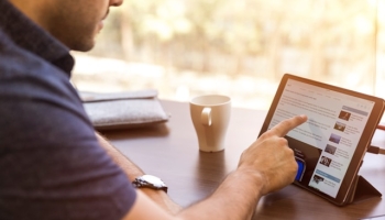person browsing a mobile friendly website